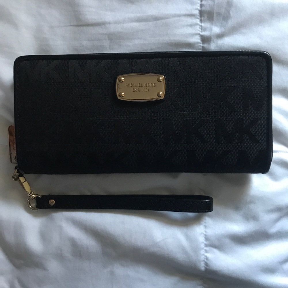 NWOT Michael Kors JetSet Travel Continental Wallet